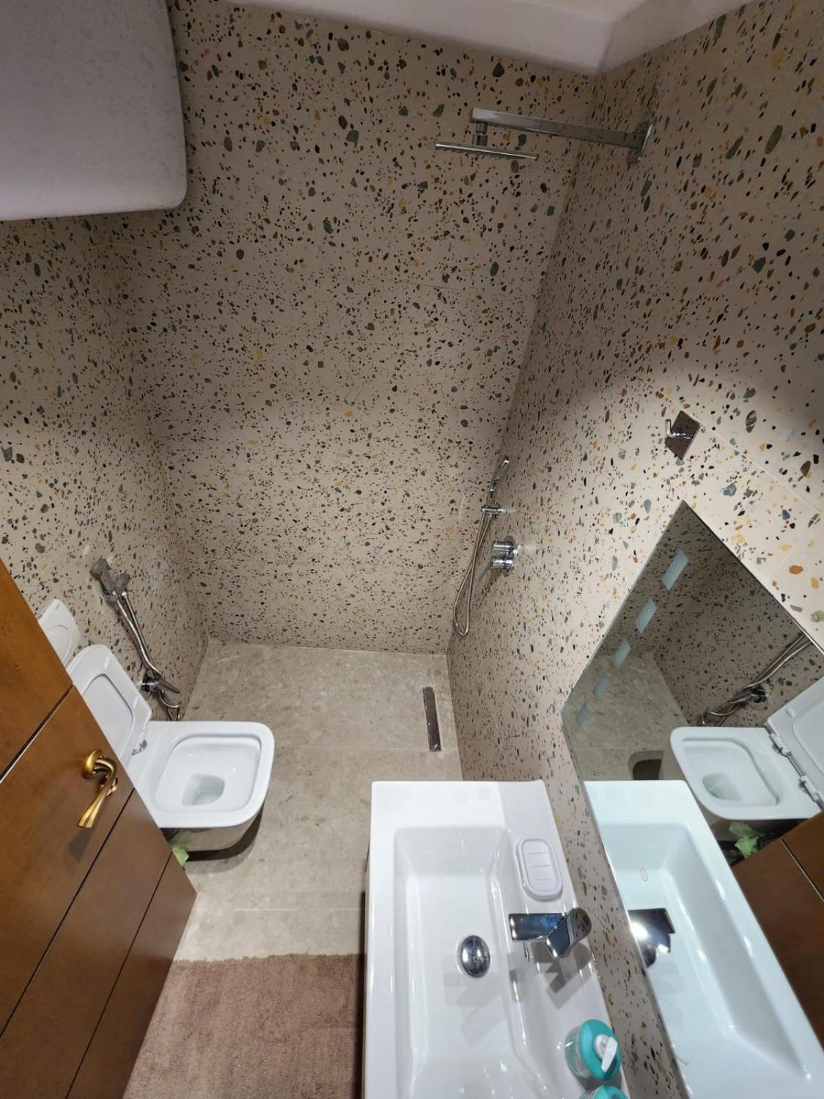 Pietro Guesthouse 3 Тирана Екстер'єр фото